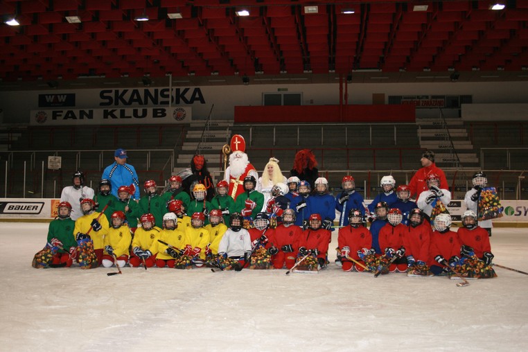 Mikuláš - náš team.jpg